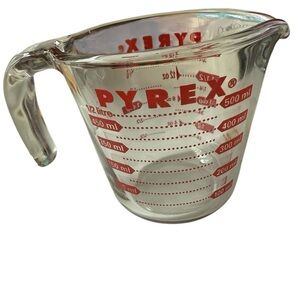 Pyrex 2 cup Glass Measuring Cup Pouring Spout Red Letters Microwavable USA